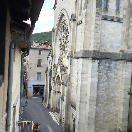 Location Antonin 아파트 *