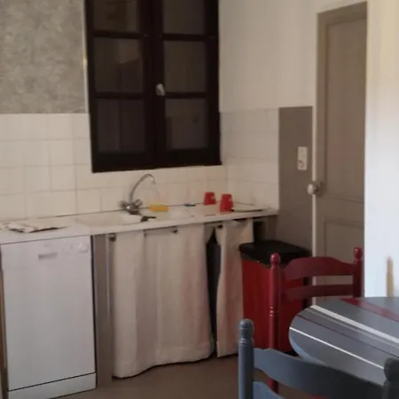 Location Antonin 아파트 *